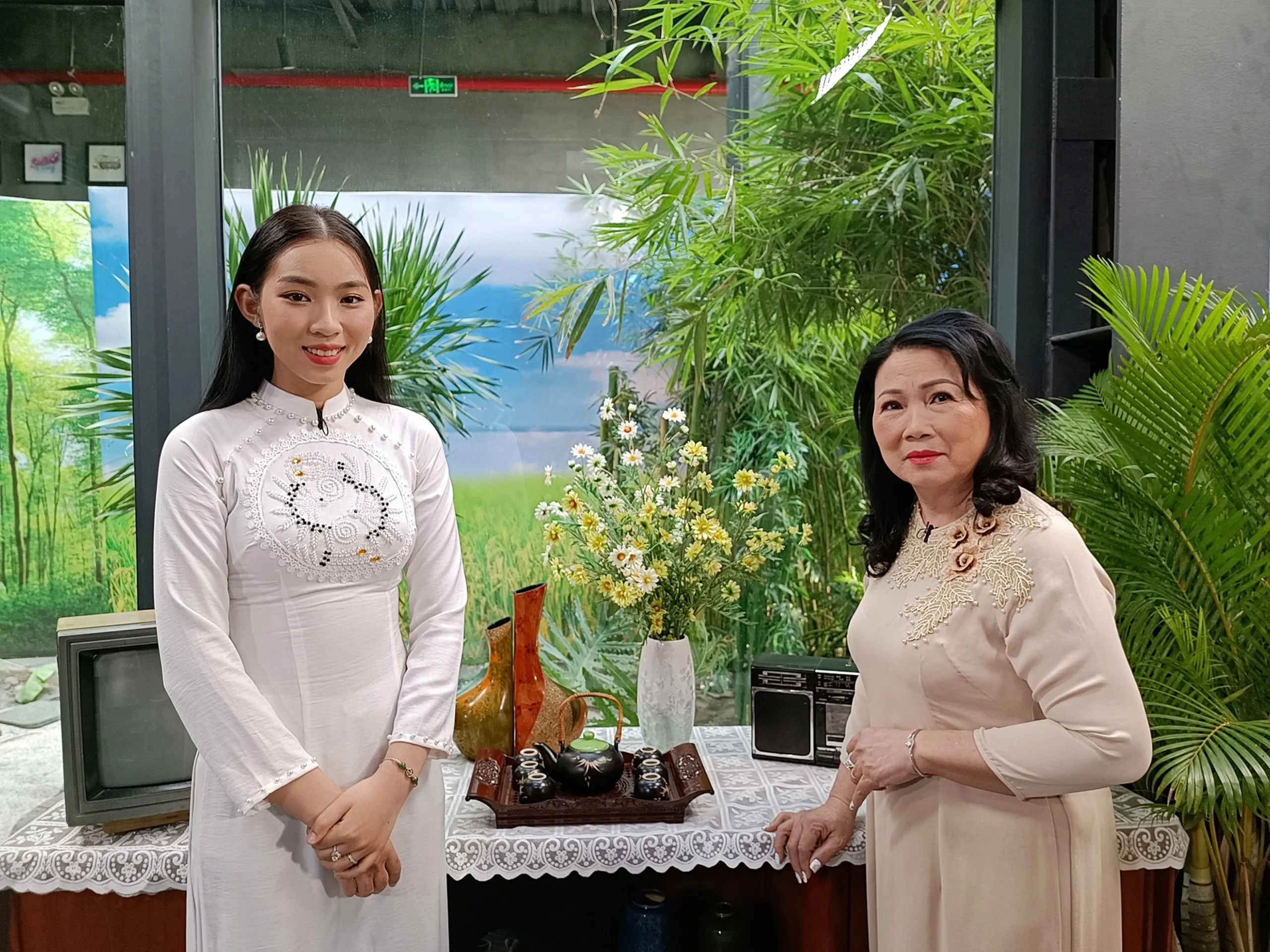 Mother-in-law from Cu Chi becomes the “hottest” on social media, leaving many girls wanting to be her daughter-in-law