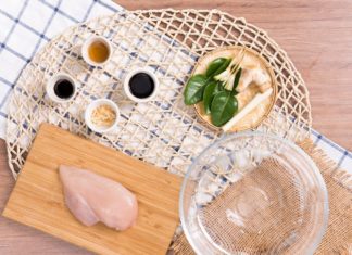 Cooking a delicious meal for your family is possible in just a few minutes, even if you’re busy: Boil chicken for a few minutes and it’s ready