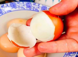 Super Quick Tip for Peeling Eggs with an Electric Rice Cooker