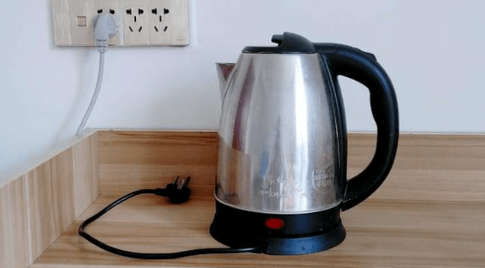 9 out of 10 households make this common mistake when using an electric kettle – remind your loved ones to fix it soon