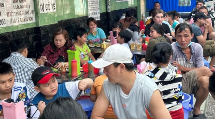 Budget-Friendly Breakfast Options in District 5, Starting from 15k, Perfect for the Indecisive.