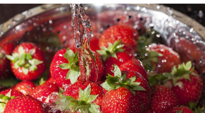 5 Effective Methods to Wash Fruits and Vegetables to Remove Pesticides