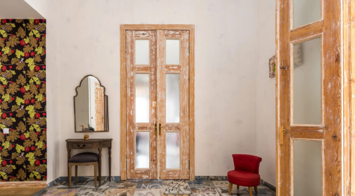 Do not leave the corridor empty in your house.