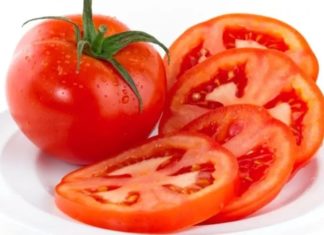 Should you remove tomato seeds and skin when cooking?