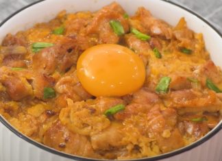 How to Make Delicious and Easy Japanese-Style Chicken and Egg Rice