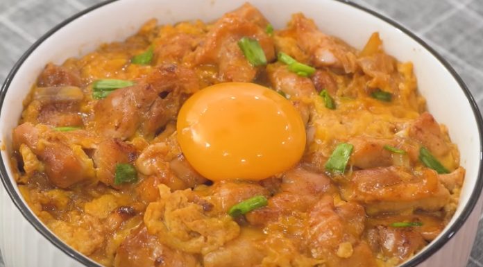 How to Make Delicious and Easy Japanese-Style Chicken and Egg Rice