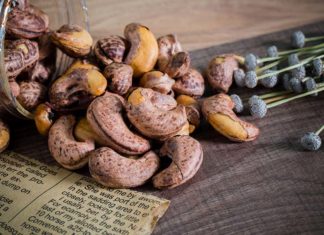 How to Choose the Perfect Salted Roasted Cashews