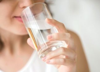3 Signs That Show You’re Not Healthy After Drinking Water