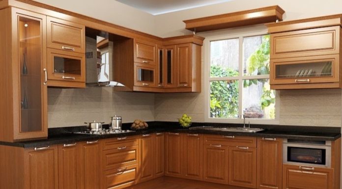 Is it advisable to open the door when using an exhaust fan? Energy-saving tips