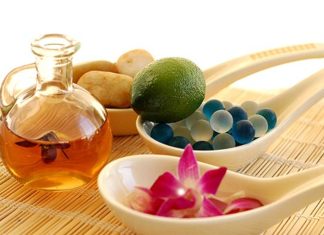 Revitalize the skin around your eyes with homemade serum