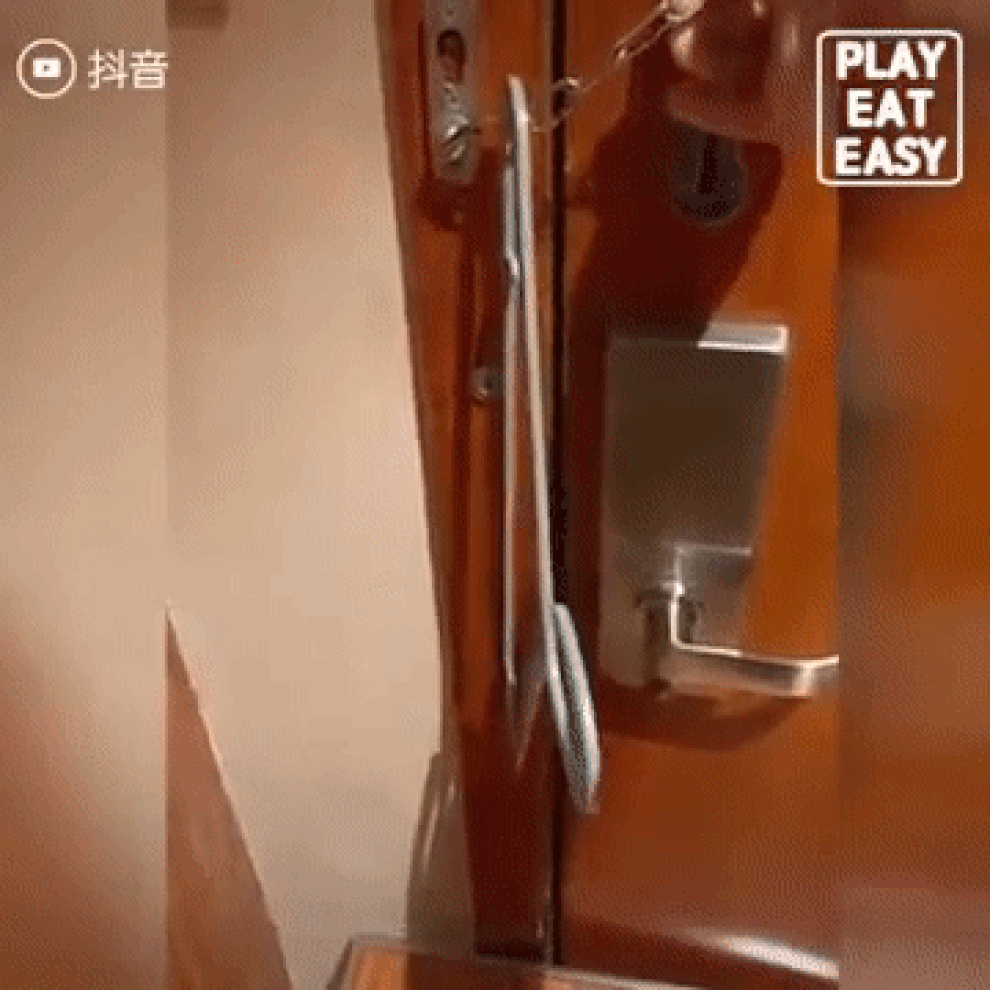 Key Tips for Locking Your Hotel Room Using Just a Clothes Hanger