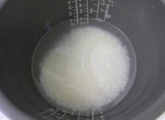 Transforming Old Rice into Fresh and Fluffy Delight: This Girl’s Ingenious Method with Water and Ice Cubes