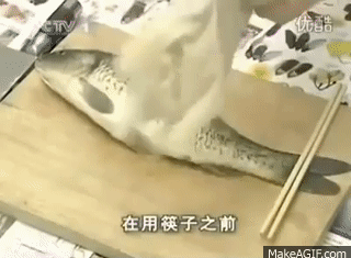 Oh my god, gutting a fish without even touching it, no matter how clumsy you are, can be done in 1 minute