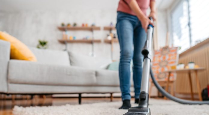 4 Signs It’s Time to Replace Your Vacuum Cleaner
