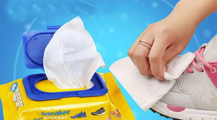 How to Clean and Preserve Shoes in the Rainy Season