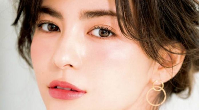 What is Monochromatic makeup that many female celebrities are promoting?