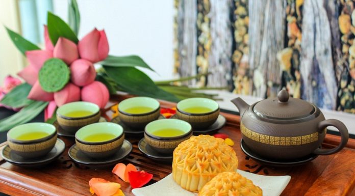 Discovering the Origins and Significance of Mid-Autumn Festival Cakes