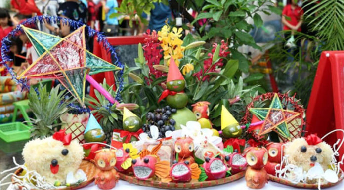 9 Gorgeous Ways to Decorate a Mid-Autumn Festival Table