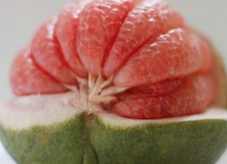 How to Determine the Number of Segments in a Pomelo without Peeling