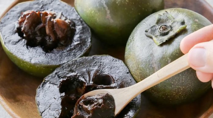 The Colorful and Delicious Chocolate-like Taste of the Pink Dragon Fruit, Priced at Half a Million VND per Kilogram.