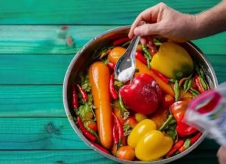 What are the effects of soaking vegetables in salt water?