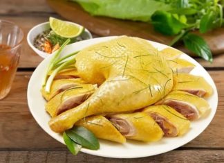 Why is Chicken Often Served with Lemon Leaves?