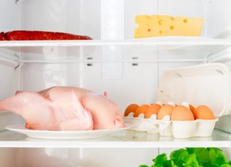 How long can chicken be kept in the refrigerator?