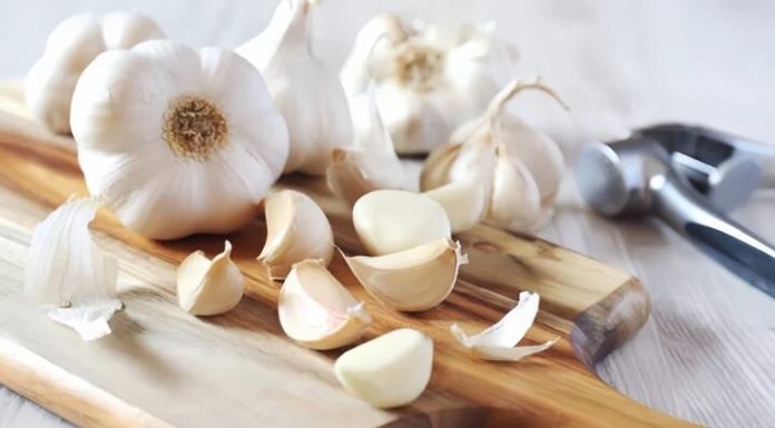Surprising Benefits of Garlic Peels