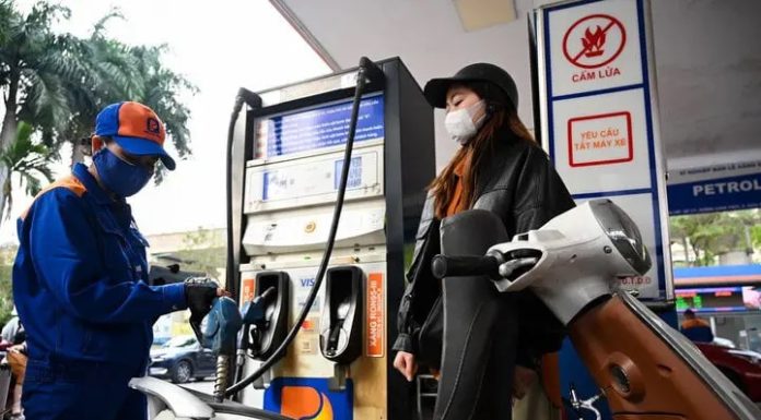 Why should expensive scooters use A95 gasoline?