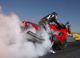 Should I pour oil into the motorcycle exhaust?