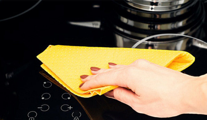 How to clean an induction cooktop to increase cooking efficiency and keep it shiny like new