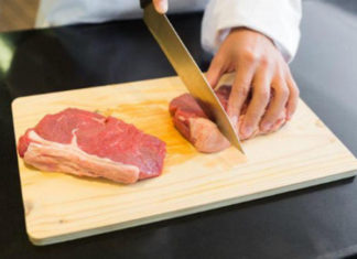 4 Steps to Clean your Cutting Board and Avoid Contamination