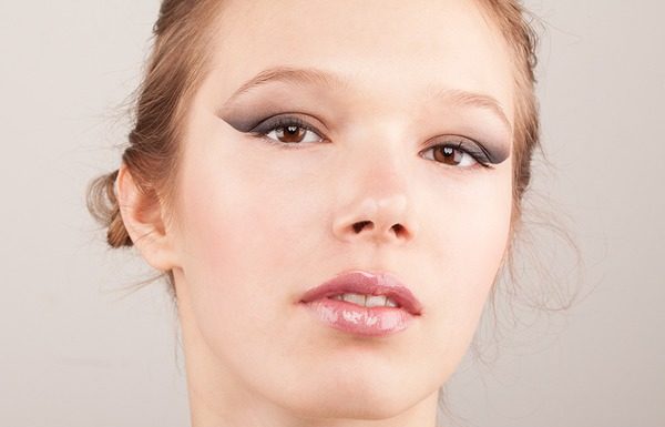 4 Quick Beauty Hacks Using Office Supplies