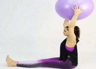 6 Ball Exercises for a Flat Stomach and Rounder Butt in Just 10 Minutes