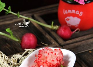 The secret of transforming red radishes into blooming flowers, creating a deliciously sweet and tangy side dish