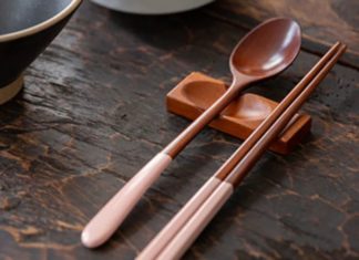 9 Surprising Reasons to Use Wooden Spoons and Chopsticks for Cooking