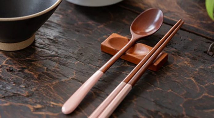 9 Surprising Reasons to Use Wooden Spoons and Chopsticks for Cooking