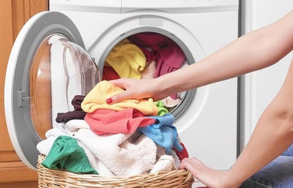 The harmful effects of leaving clothes in the washing machine for too long