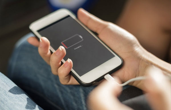 What is the optimal phone battery charging percentage?