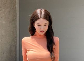 4 Must-Have High Neck Tops for a Graceful and Beautiful Look