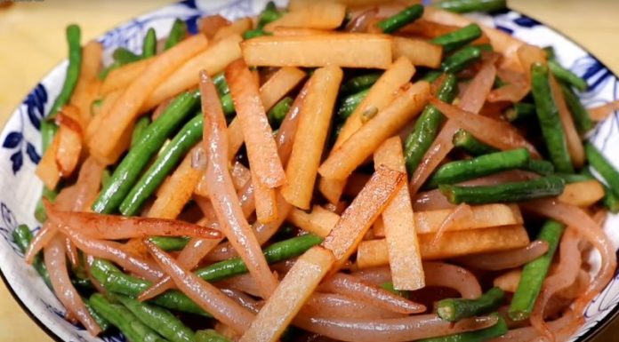 Pocket-friendly Chinese-style Stir-Fried Red Ants Recipe: Delicious and Fiery