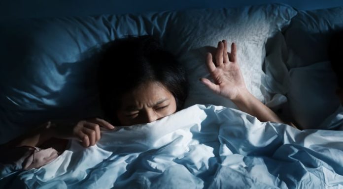 Why are you experiencing “sleep paralysis”? Is it due to a heavy atmosphere at home or a psychological disorder? Expert answers may surprise you.