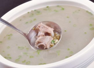 Don’t rush to pour water directly into the soup pot: Add this step to make the soup clear, fragrant, and not cloudy.