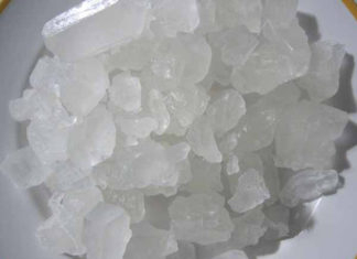 Coffee stains on clothes? No worries, these quick tips will remove them instantly.