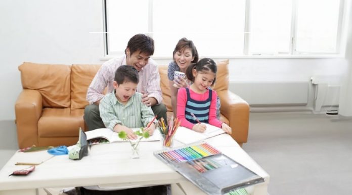 Lazy parents do these 4 things, their children grow up to be outstanding, successful, and don’t care about criticism from others