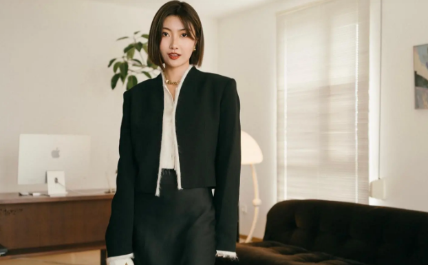 10 Stylish Ways to Wear a Wedding Guest Skirt that Stands Out without Overpowering the Bride