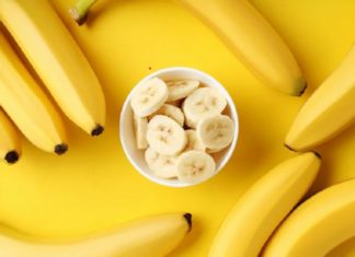 Which is better: buying curved bananas or straight bananas?