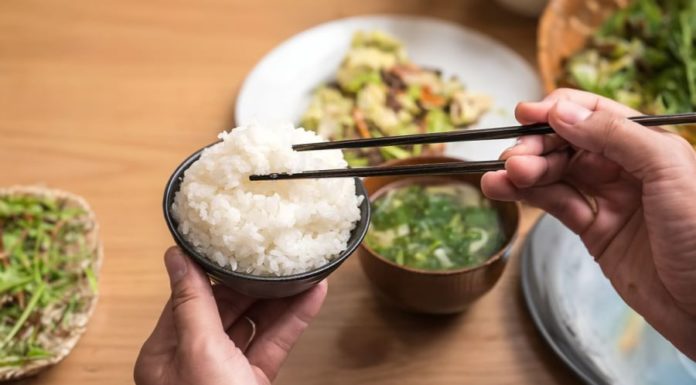 The Harmful Health Effects of Eating Rice and Soup Together, a Common Habit among Many Vietnamese People