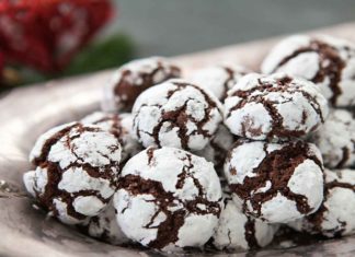 Easy Homemade Chocolate Snow Crinkle Cookies Recipe