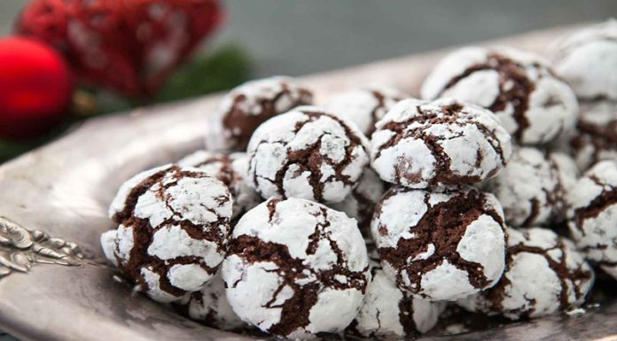 Easy Homemade Chocolate Snow Crinkle Cookies Recipe